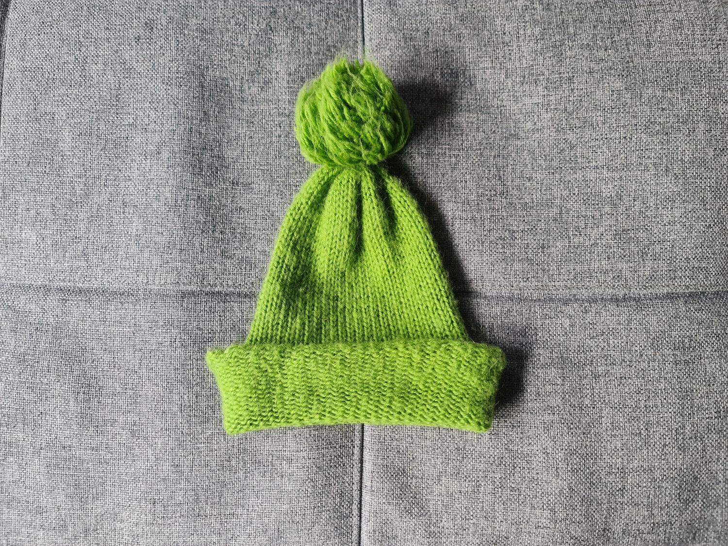 Czapka z pomponem na jesień