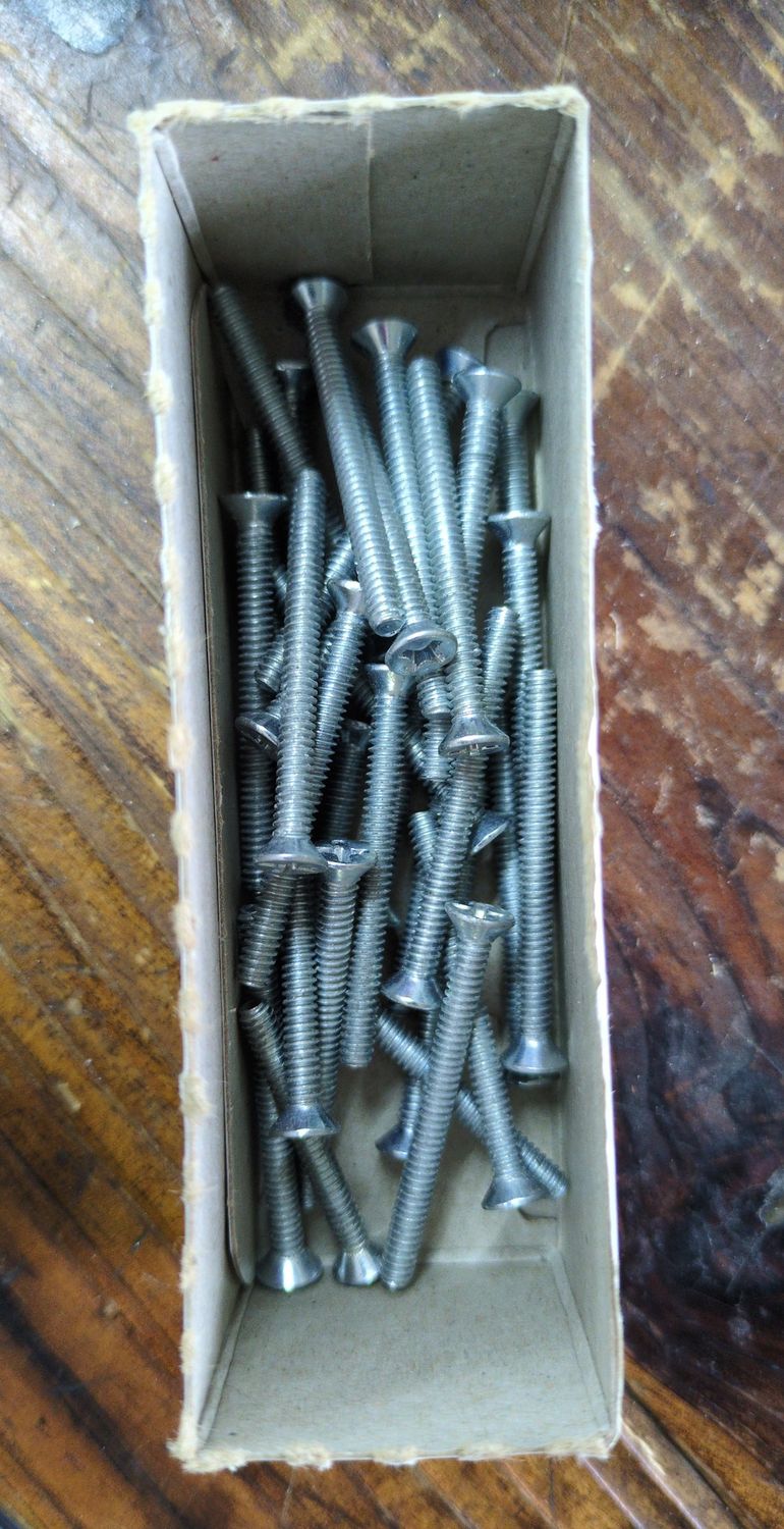 6-32 x 1-1/2 Machine Screw Flat Head