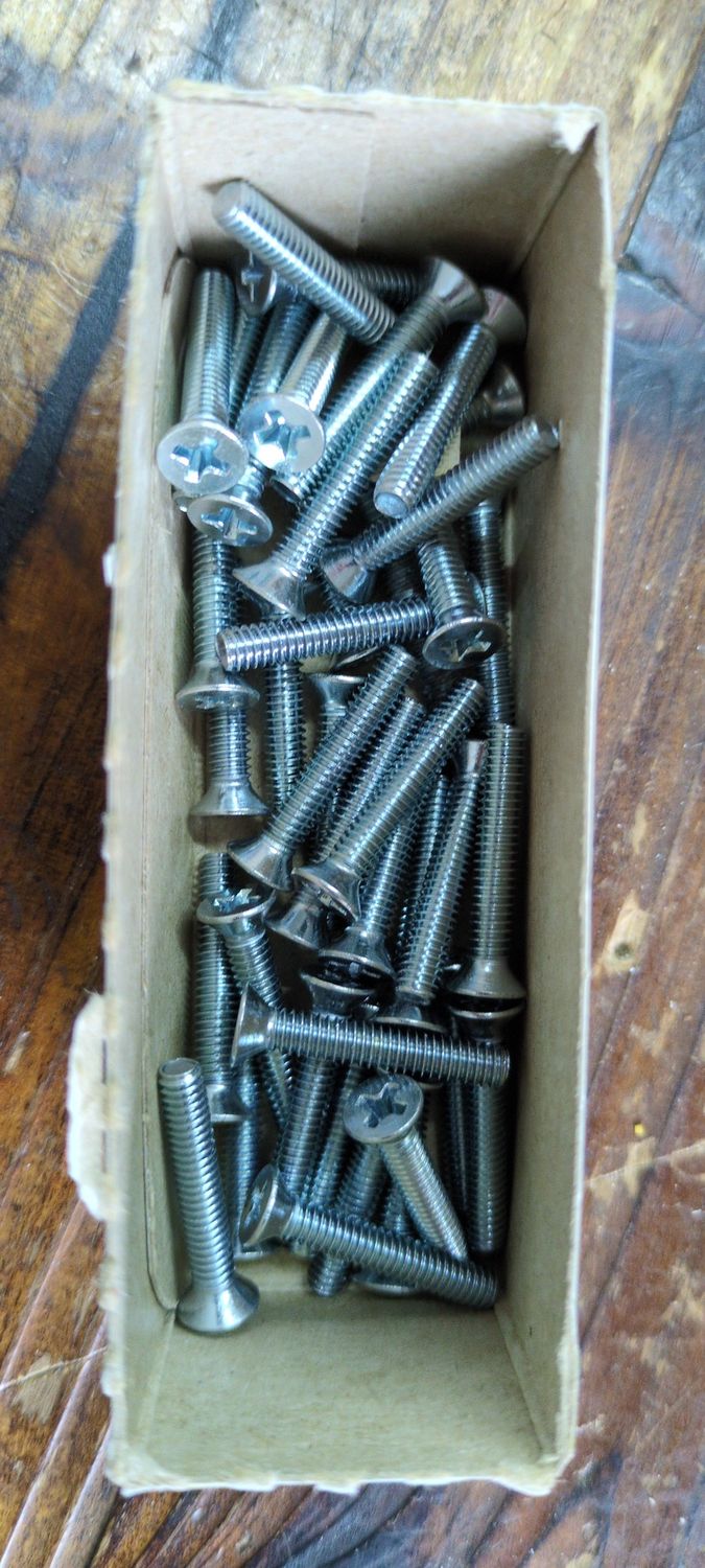 8-32 x 1 Machine Screw