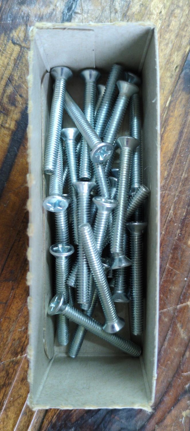 8-32 x 1-1/2 Machine Screw