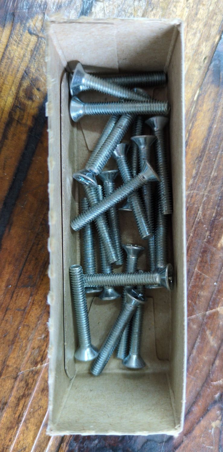 8-32 x 1-1/4 Machine Screw