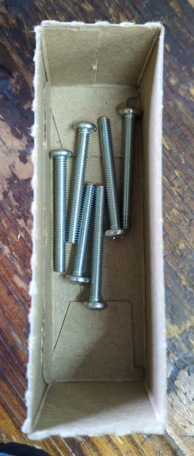 8-32 x 1-1/2 Machine Screw Pan Head