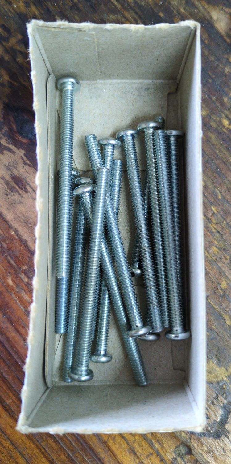 8-32 x 2-1/2 Machine Screw Pan Head