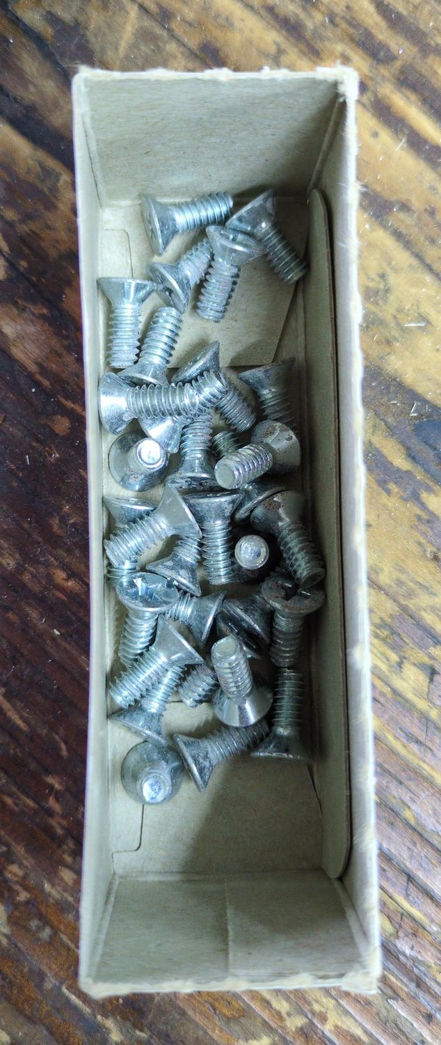 10-24 x 1/2 Machine Screw Flat Head