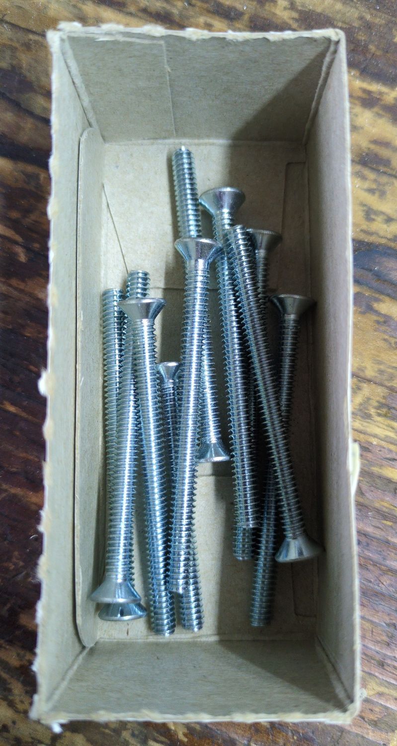 10-24 x 2-1/2 Machine Screw Flat Head