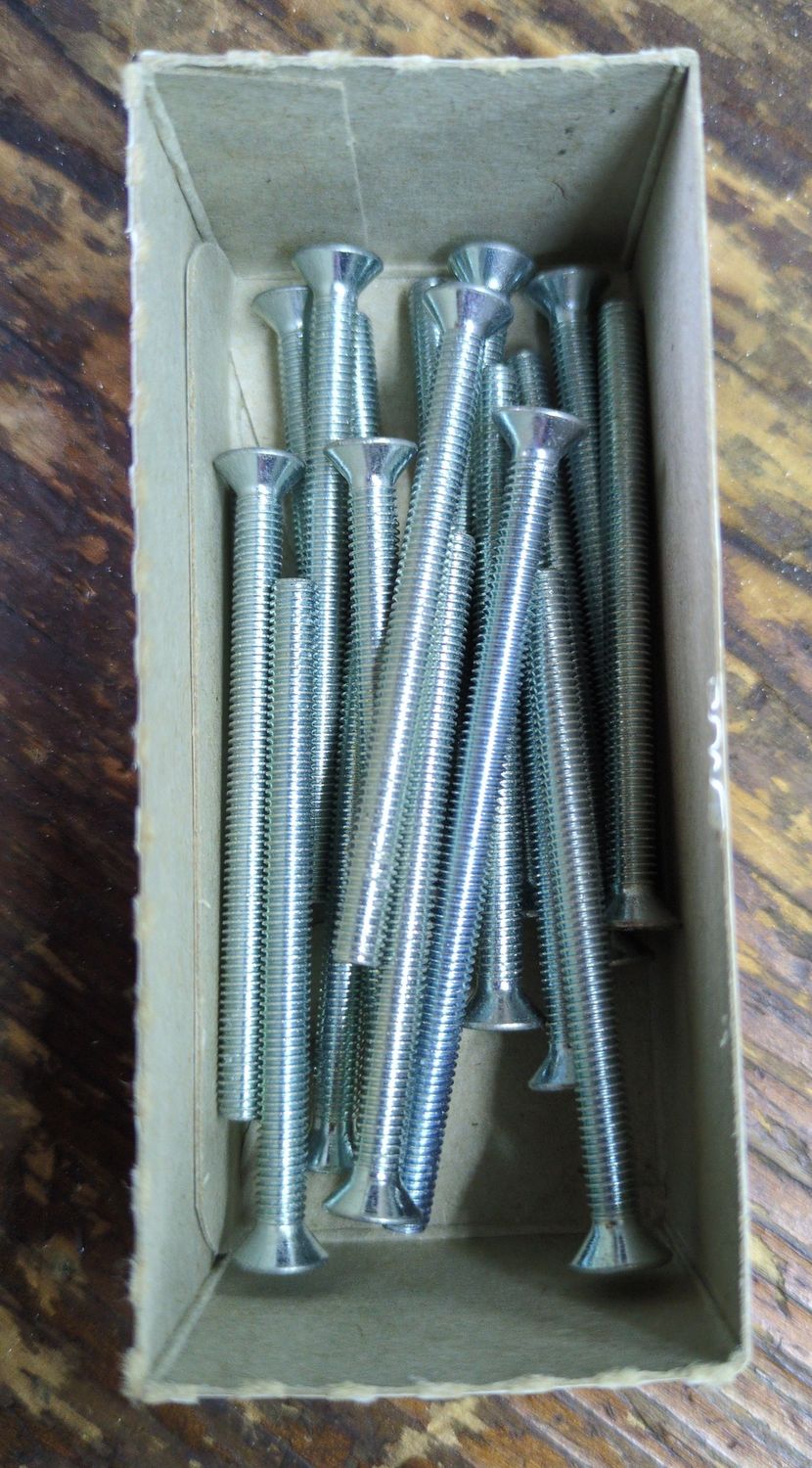 10-32 x 2-1/2 Machine Screw Flat Head