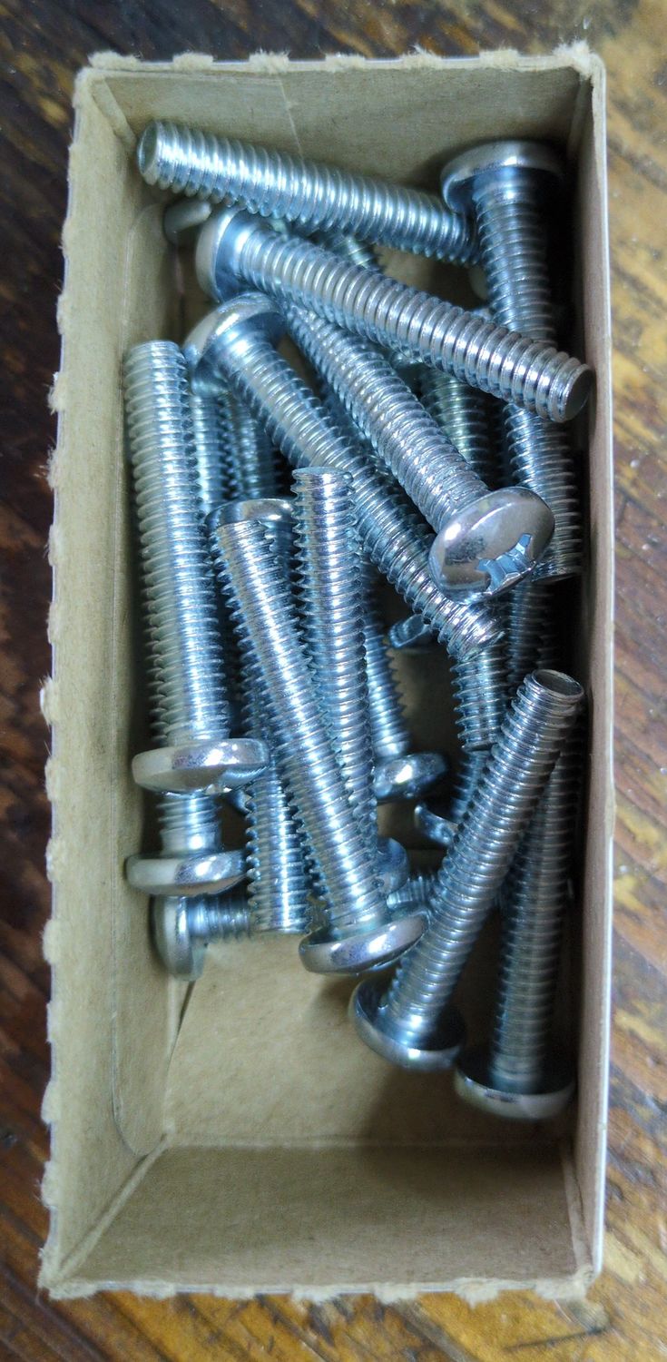 1/4-20 x 1-1/2 Machine Screw Pan Head