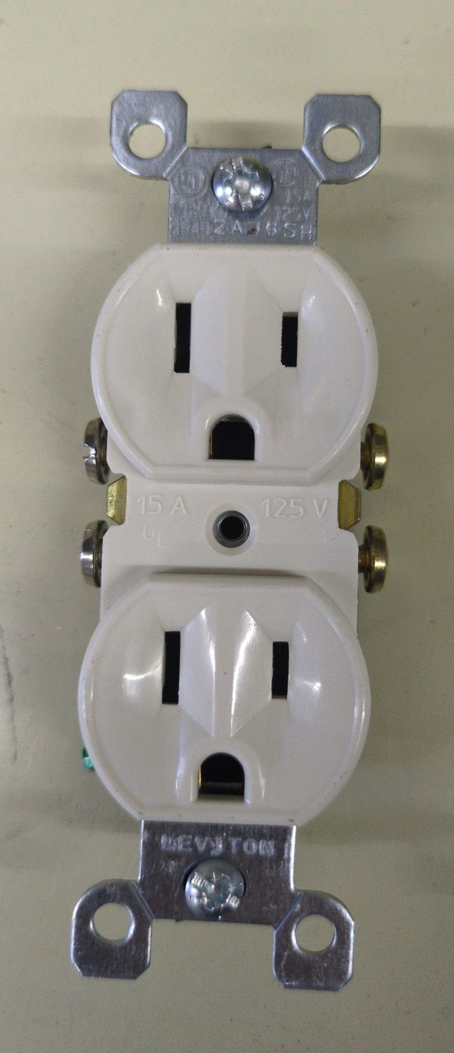 216-05320-TCP  GROUNDING OUTLET