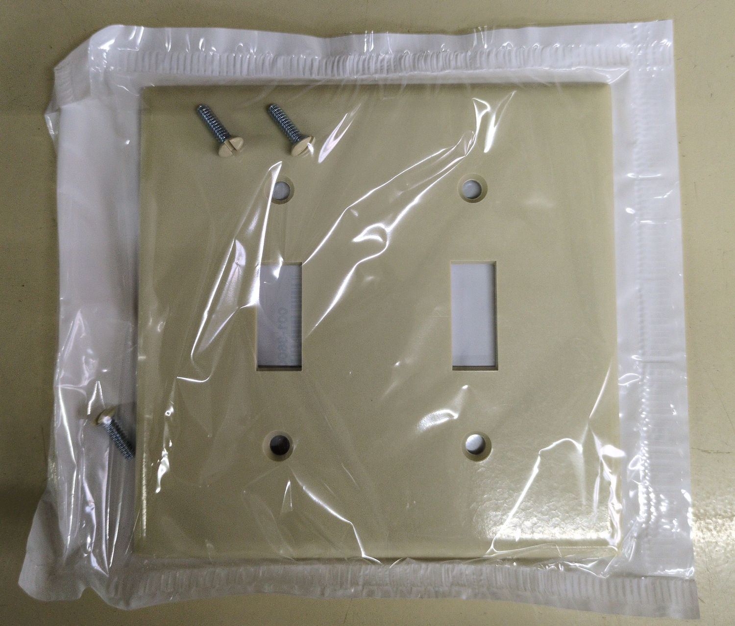 001-86009 2G SWITCH PLATE