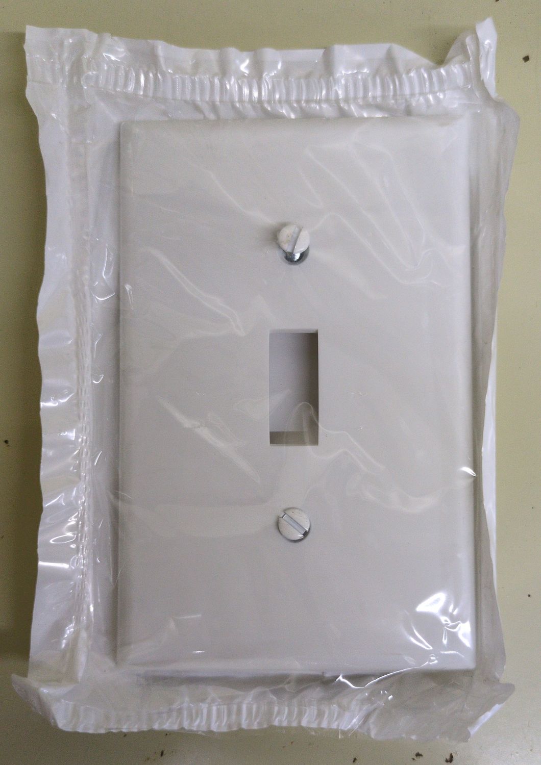 022-00PJ1-00W 1-GANG WALLPLATE