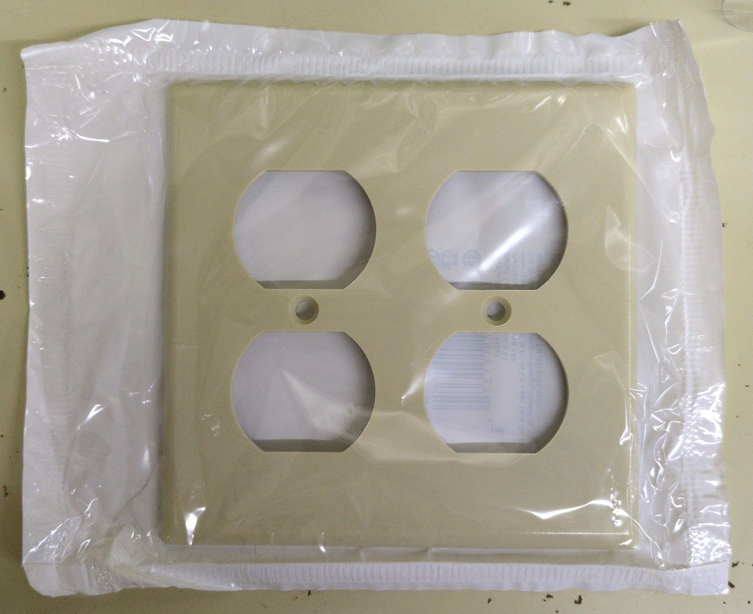 001-86016-000 2GANG OUTLET WALLPLAT