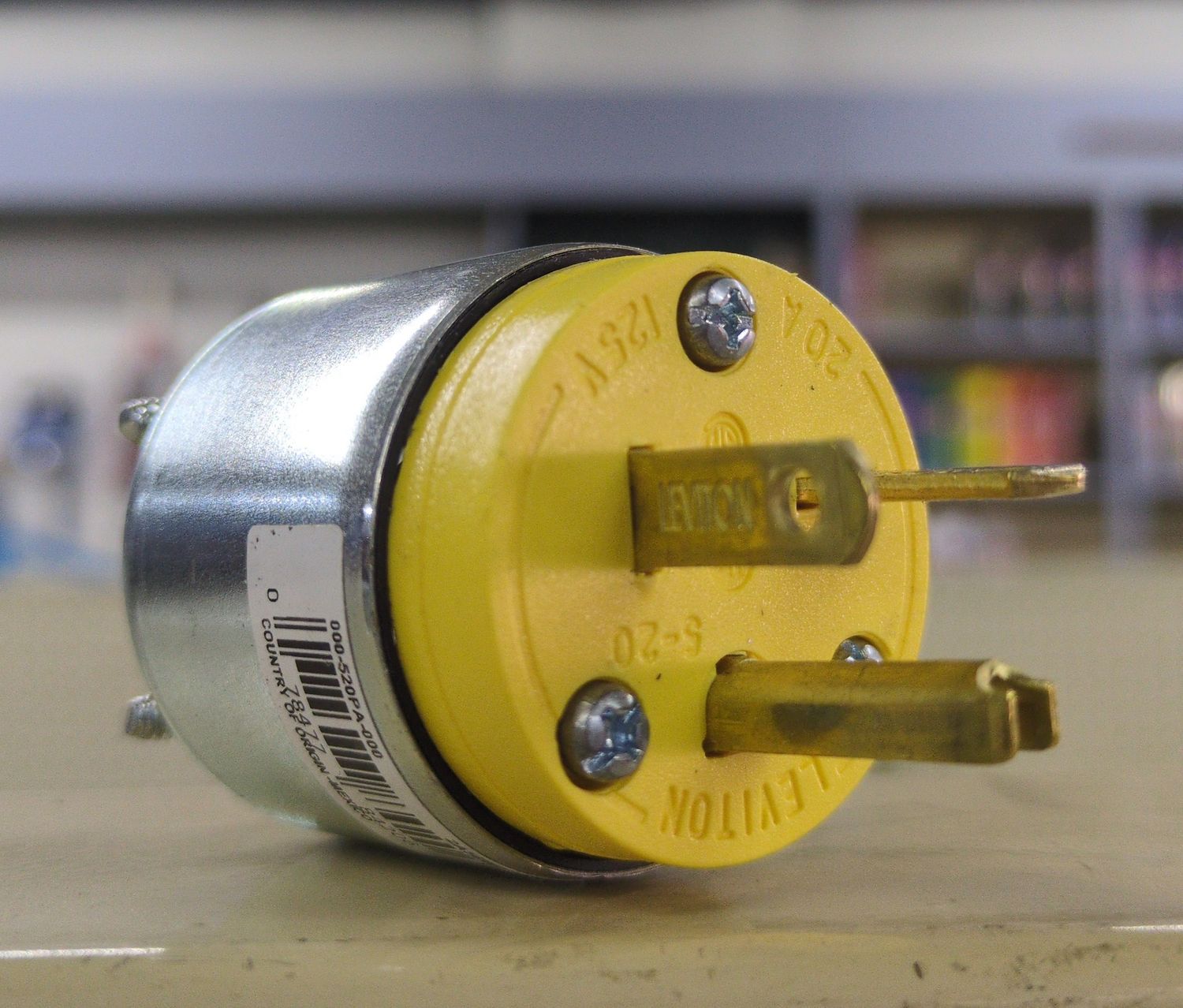 000-520PA-000 ARMORED PLUG