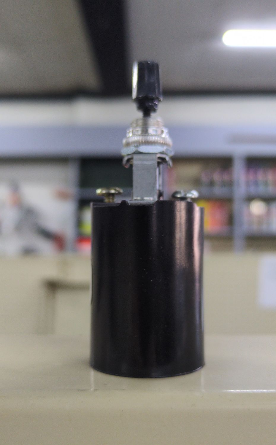 014-04155-051 TURN KNOB LAMPHOLDER