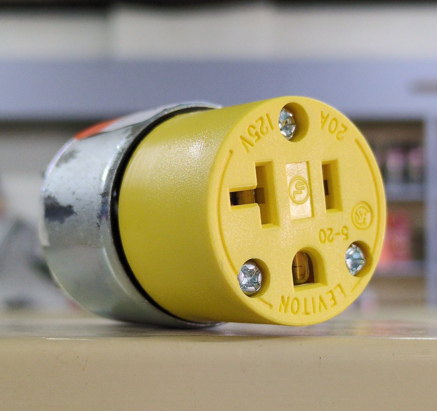 000-520CA-000 ARMORED CONNECTOR