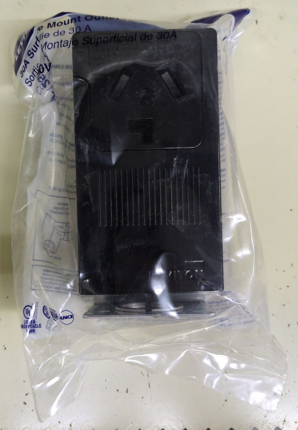 R20-05054-P00 SURFACE MOUNT OUTLET