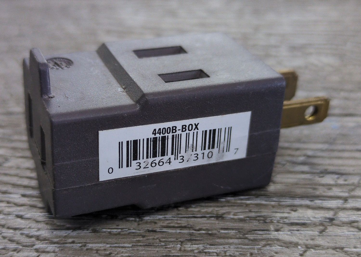 4400B-BOX POL.3OUTLET TAP