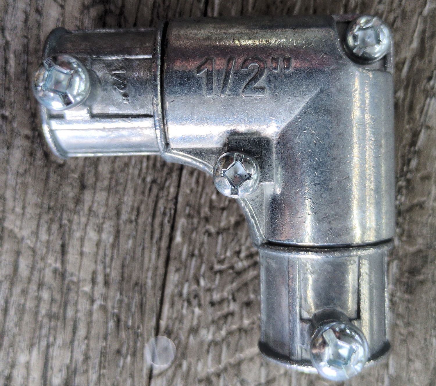 1/2" EMT 90 Degree Inside Corner Pull Elbow