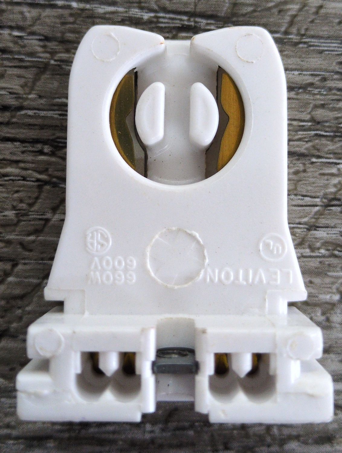 P&amp;S 13053-UN Fluorescent Lampholder Med Bipin Shrt Slide On (M10)