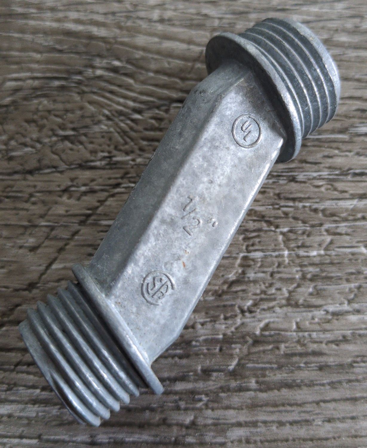 1/2 in. Rigid/IMC Die-Cast Zinc Offset Nipple