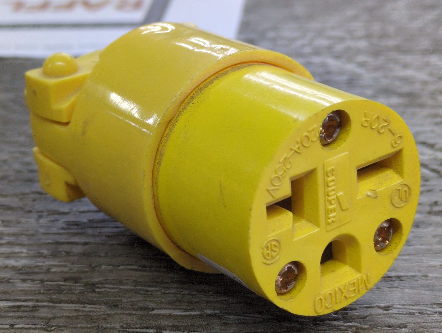4229-BOX 20A-250V CONNECTOR