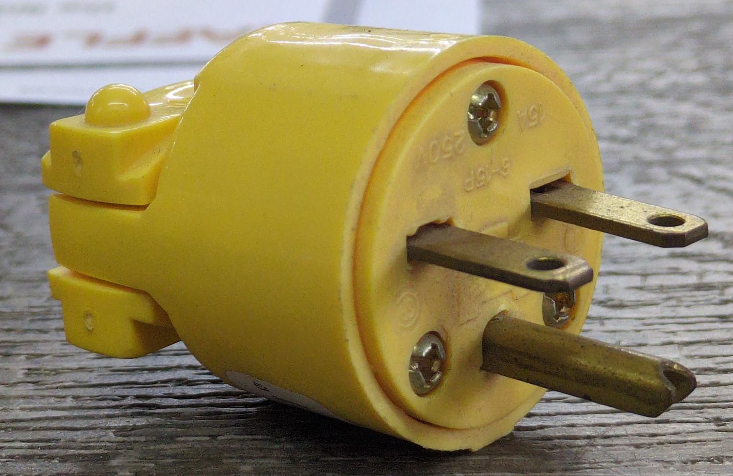 4866-BOX ARMORED PLUG