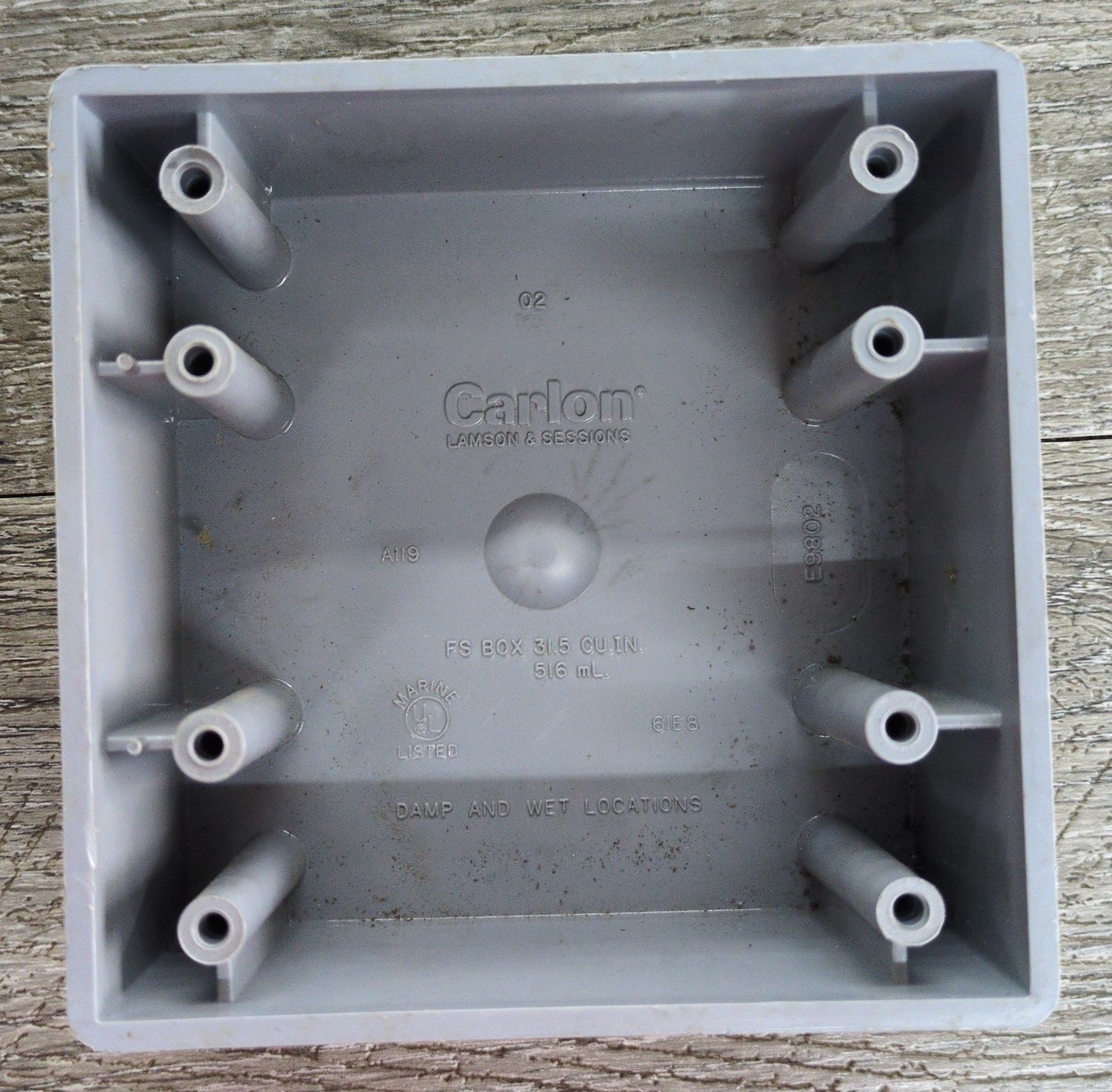 2-Gang Hub Less FS Weatherproof Box, 32 CU