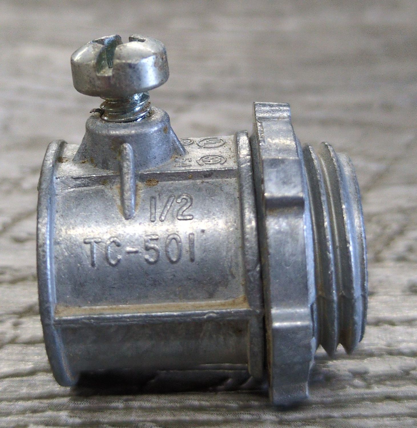TC221SC 1/2" EMT CONNECTOR