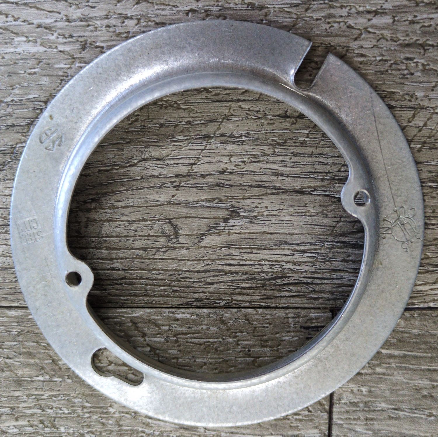 54C3-UPC 4" RND RAISE 1/2" COVER