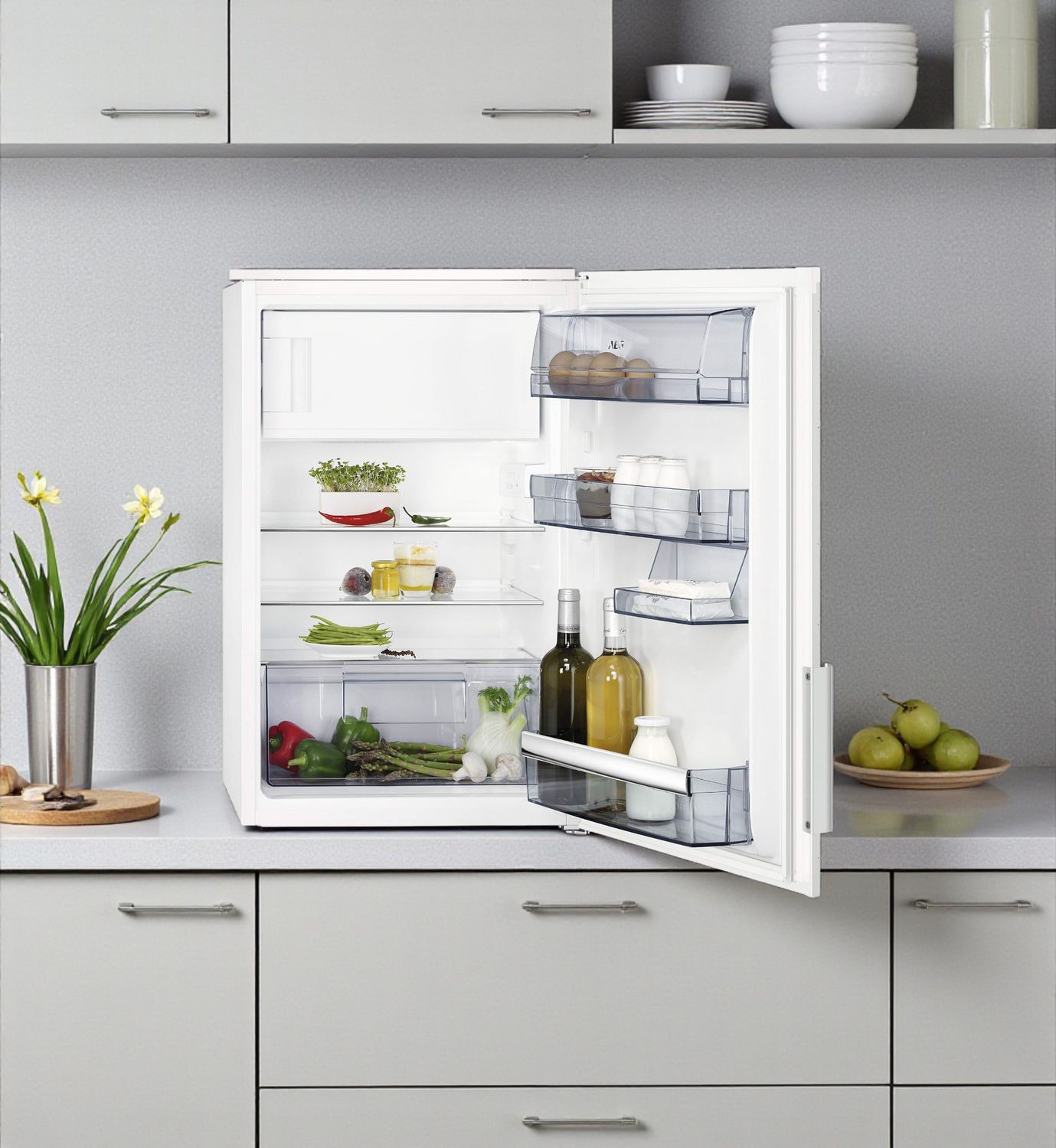 AEG SFB688F1AE Kühlschrank 178 kWh/Jahr, 14L Gefrierfach, 110L Kühlfach, Geräuschpegel 37 dB, Energieeffizienzklasse F