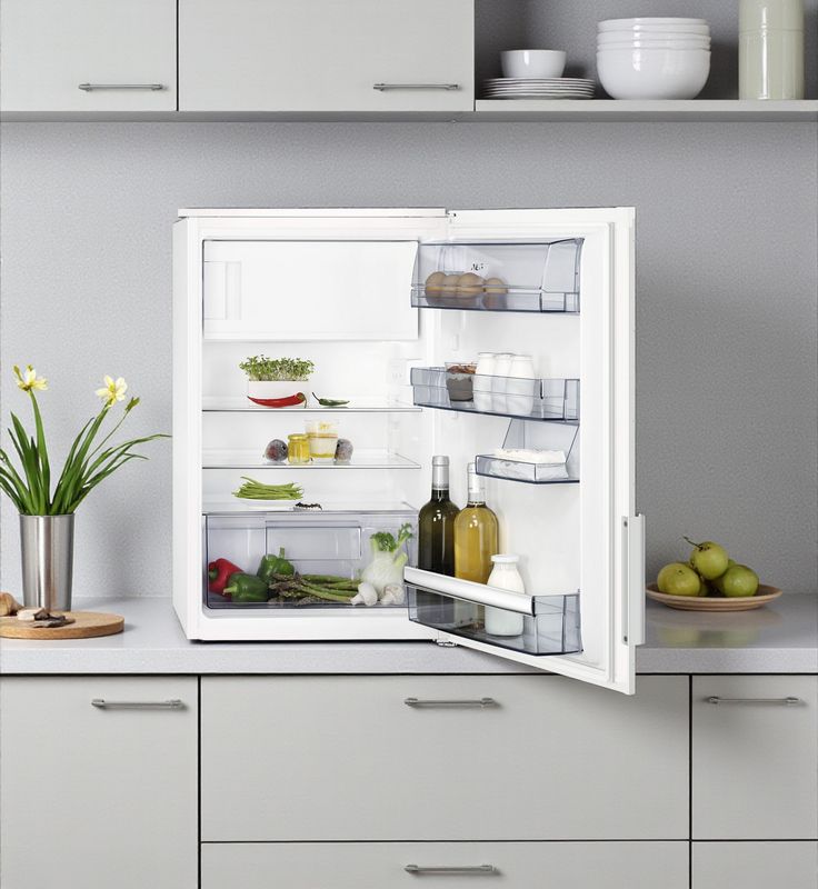 AEG SFB688F1AE Kühlschrank 178 kWh/Jahr, 14L Gefrierfach, 110L Kühlfach, Geräuschpegel 37 dB, Energieeffizienzklasse F