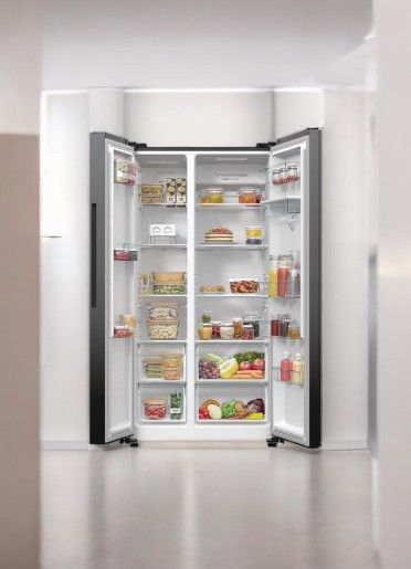 Gorenje HZF5508UEB Kühlschrank mit Gefrierfach, Gesamtvolumen 550 L, Frischhaltevolumen 368 L, Gefriervermögen 11 kg/24h, Energieeffizienzklasse E, Kältemittel R600a, Lampenleistung 15 W