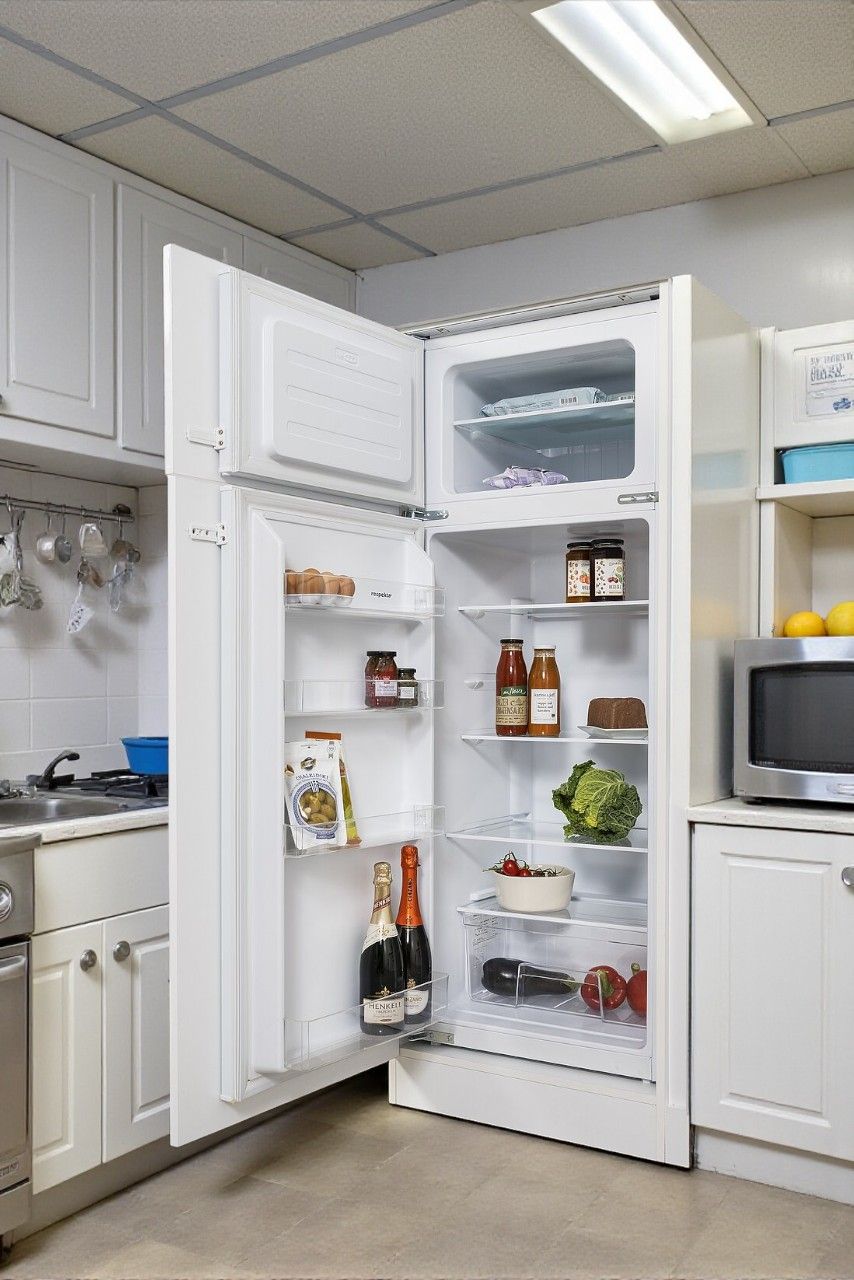 Respekta 131201441400-11 Kühlschrank 183 L, 177 kWh/Jahr, Energieeffizienzklasse E, Geräuschpegel 39 dB, 37 L Gefrierfach