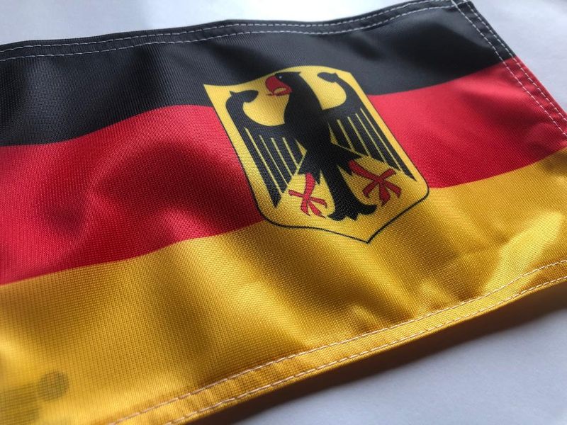 Deutschland Flagge mit Adler Fahne