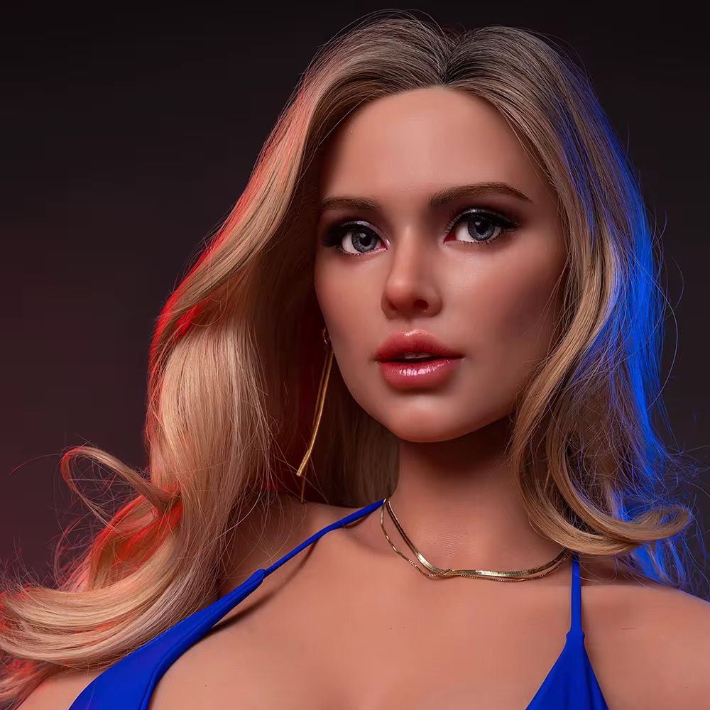 Vanessa King — 24 — Los Angeles, USA