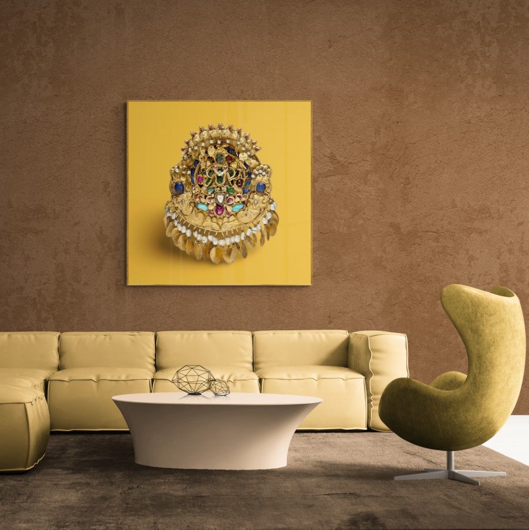 Nepal – Jewelry – Pendant with 4-armed Vishnu on a lotus with nagas, dated 1600-1700 Nepal – Jewelry – Pendant with 4-armed Vishnu on a lotus with nagas, dated 1600-1700