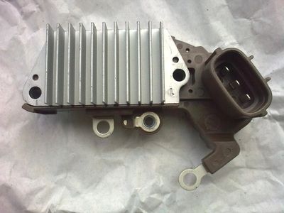 LANDROVER DISCOVERY TD5 2.5 DIESEL DENSO ALTERNATOR REGULATOR  100213-2391 &amp; 2530