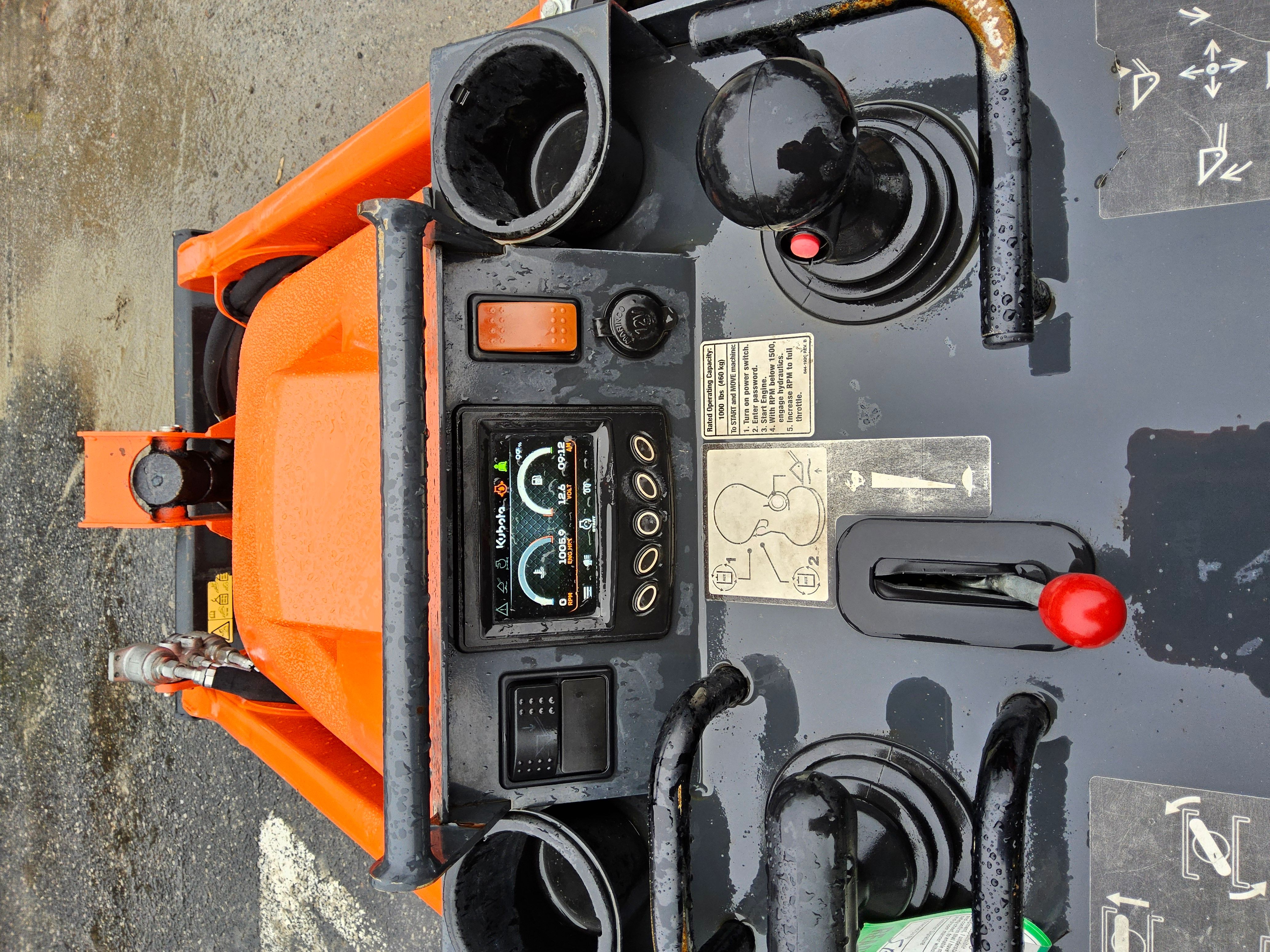 Kubota SCL1000 mini skid steer