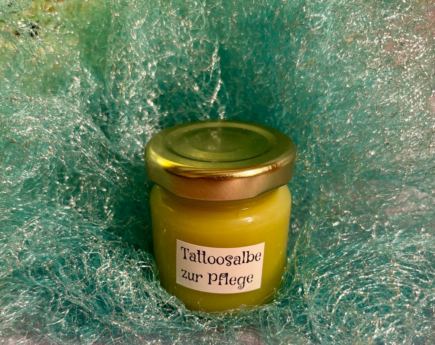 Tattoosalbe zur Pflege