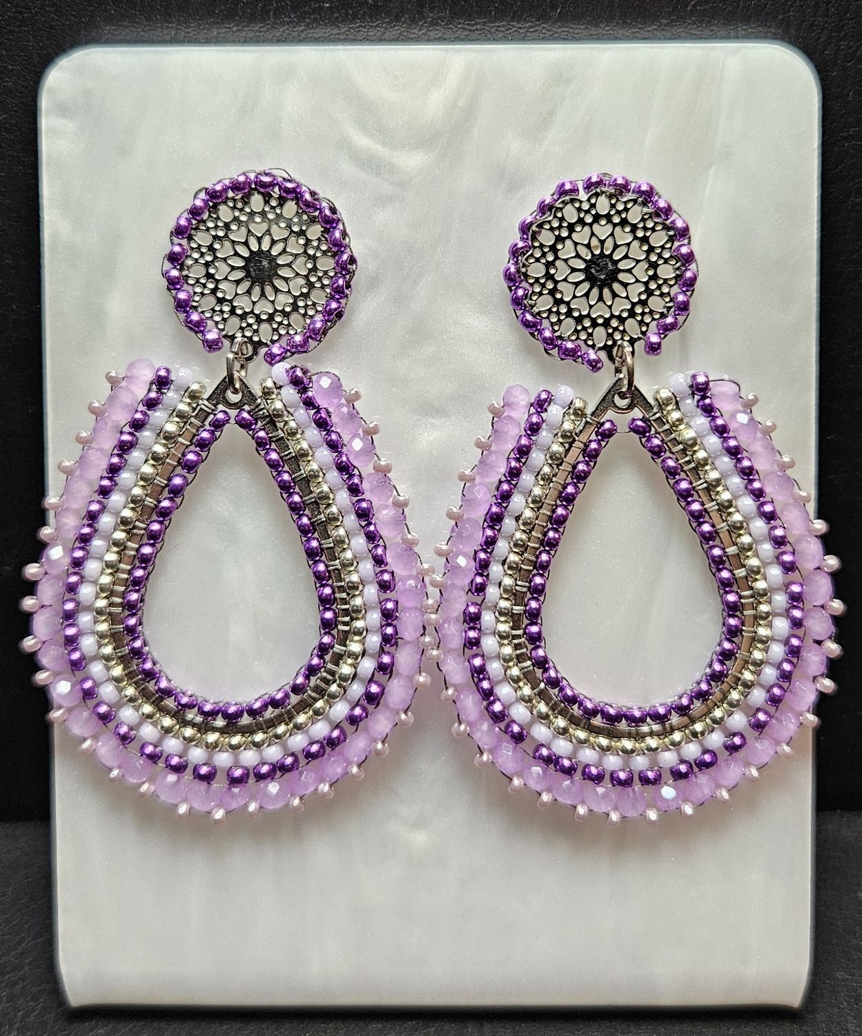 Perlenohrringe Tropfen einteilig mit Blumenstecker