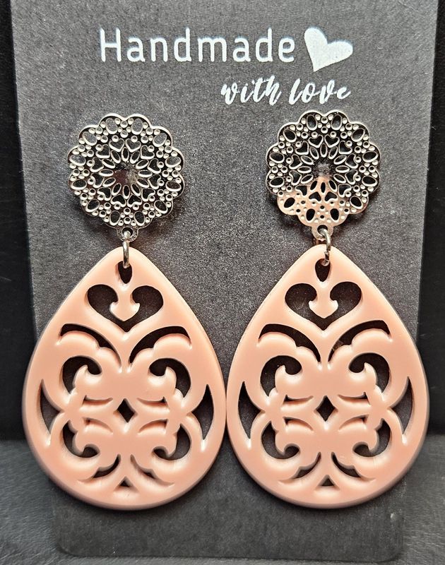 Polymerohrringe mit Stecker