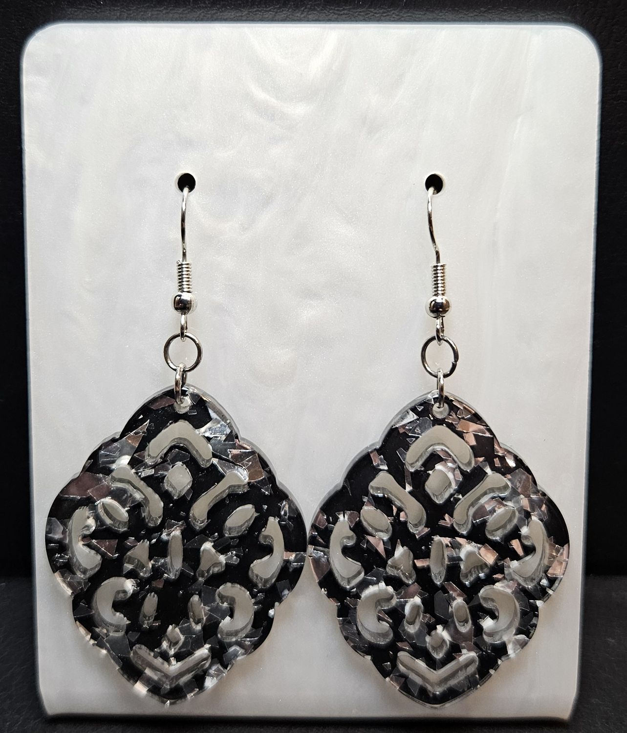 Polymerohrringe mit Ohrhaken