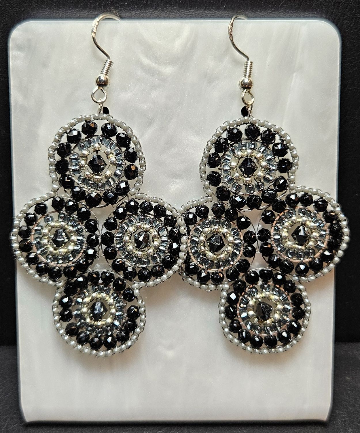 Perlenohrringe mehrteilig mit Ohrhaken rund