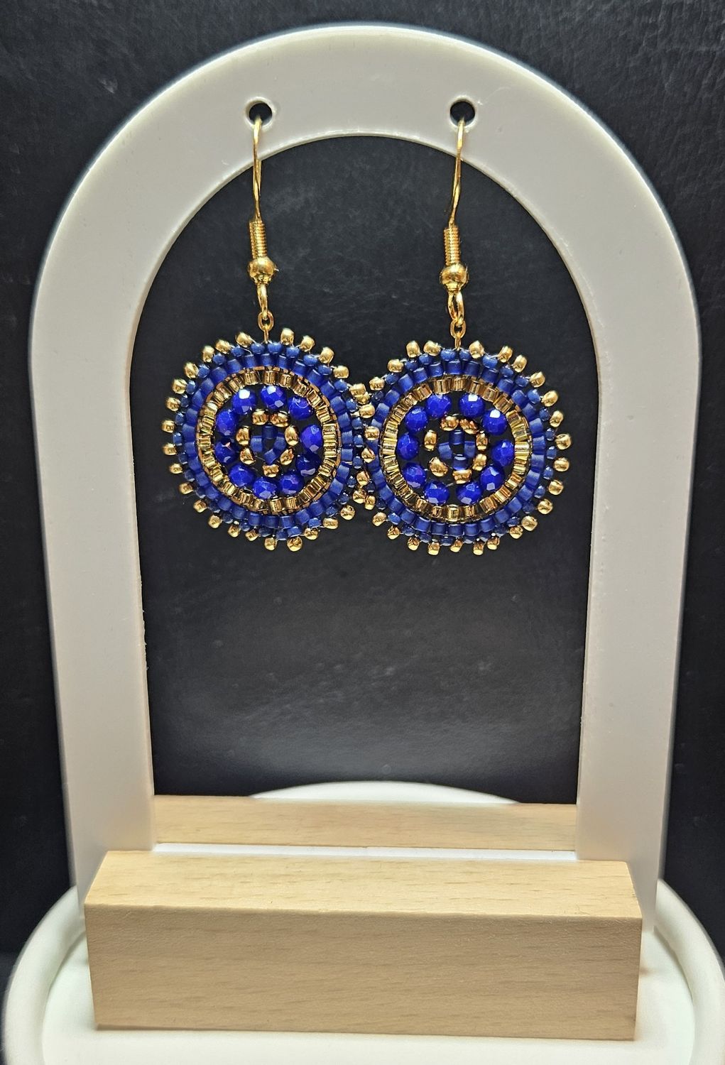 Perlenohrringe einteilig mit Ohrhaken rund