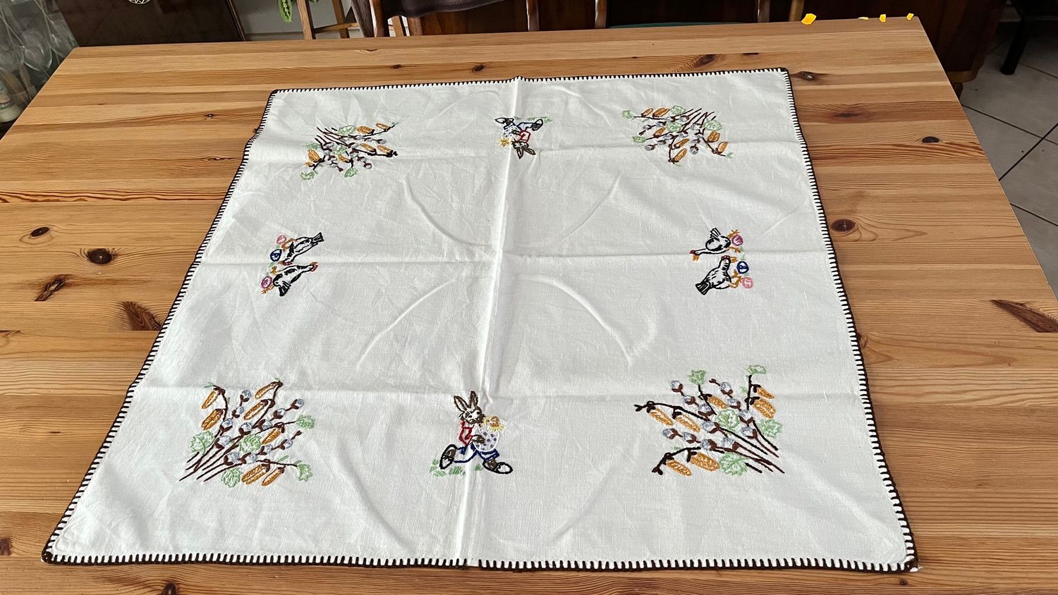 Obrusik bazie i króliki