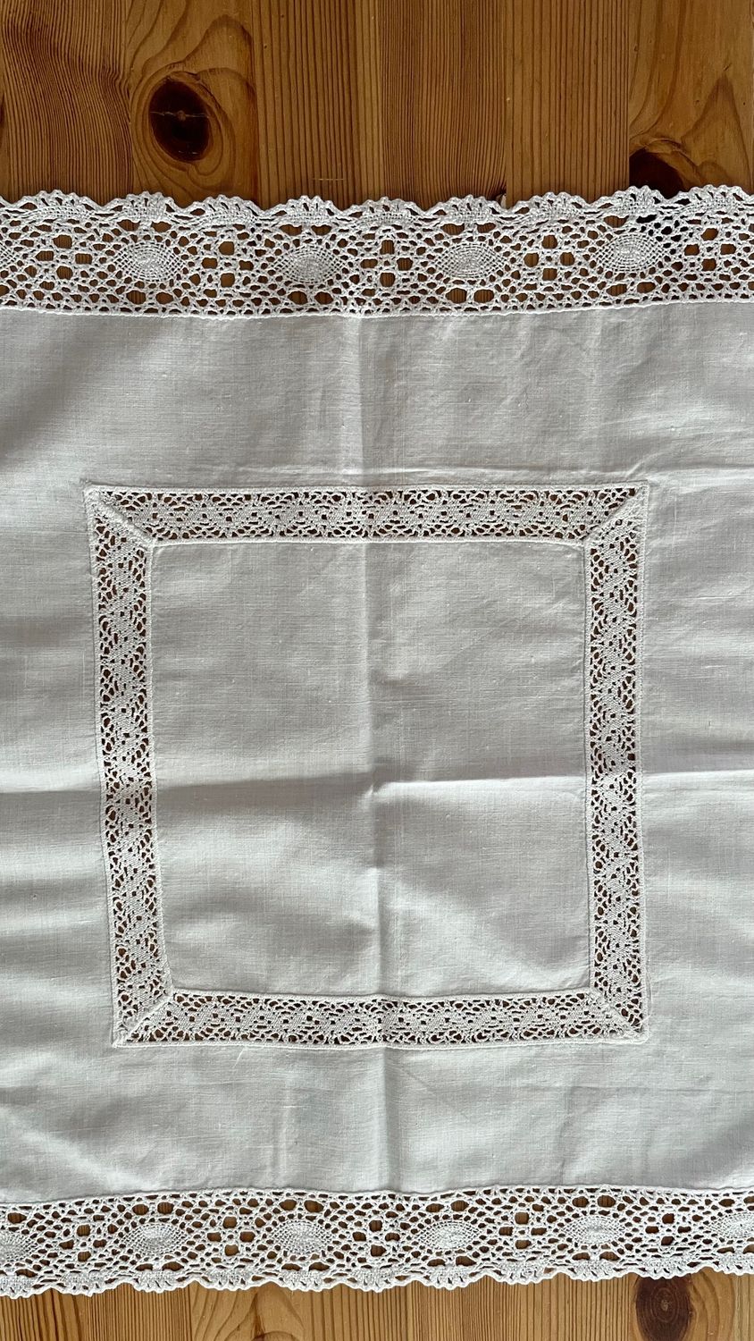 Koszyczkowa z koronką