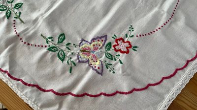 Obrusik motyl z kwiatkiem