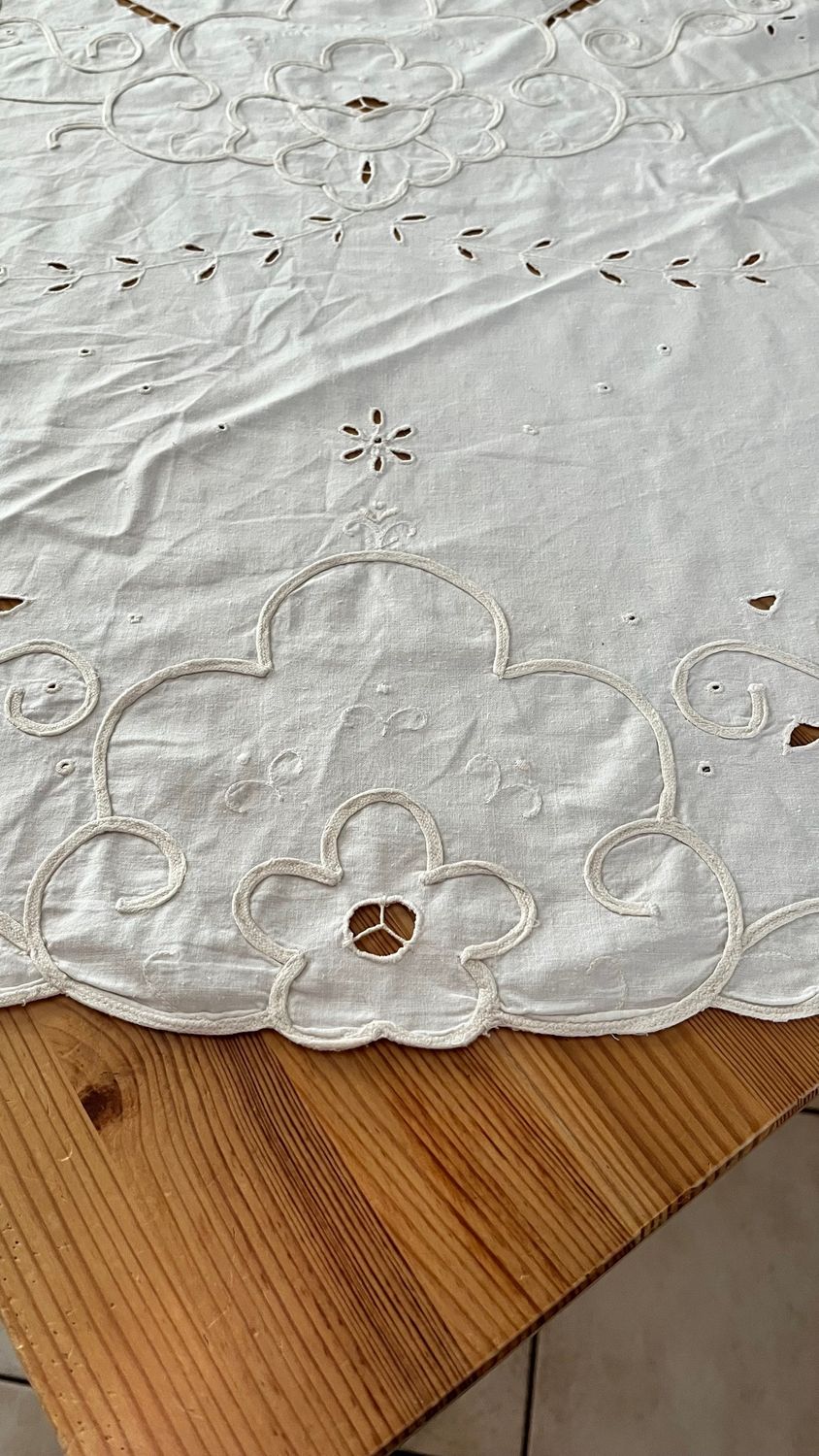 Obrus na okrągły stół