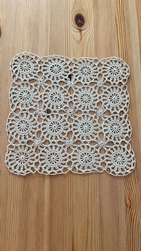 Serwetka szydełkowa (R1025)