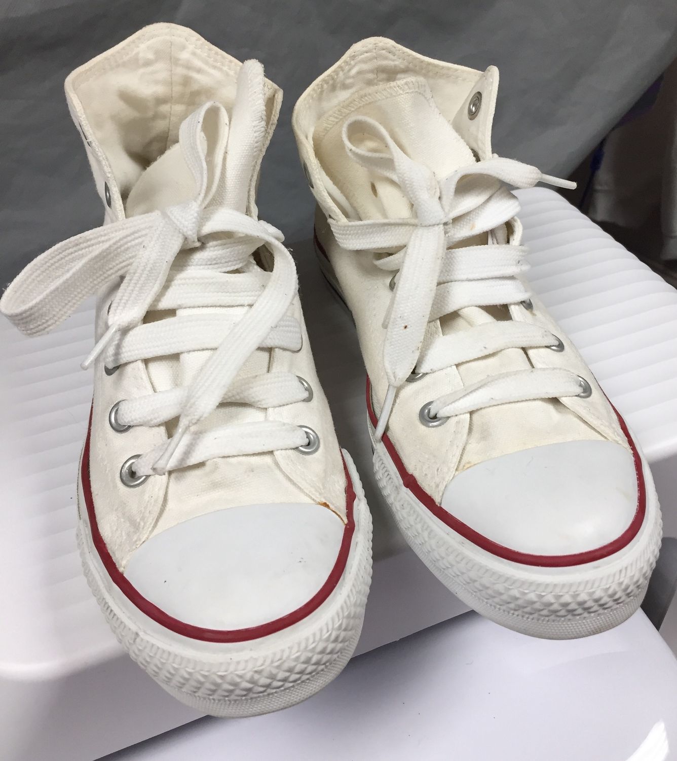 All Star ConverseHi Top ( Pre-Owned) size6 men