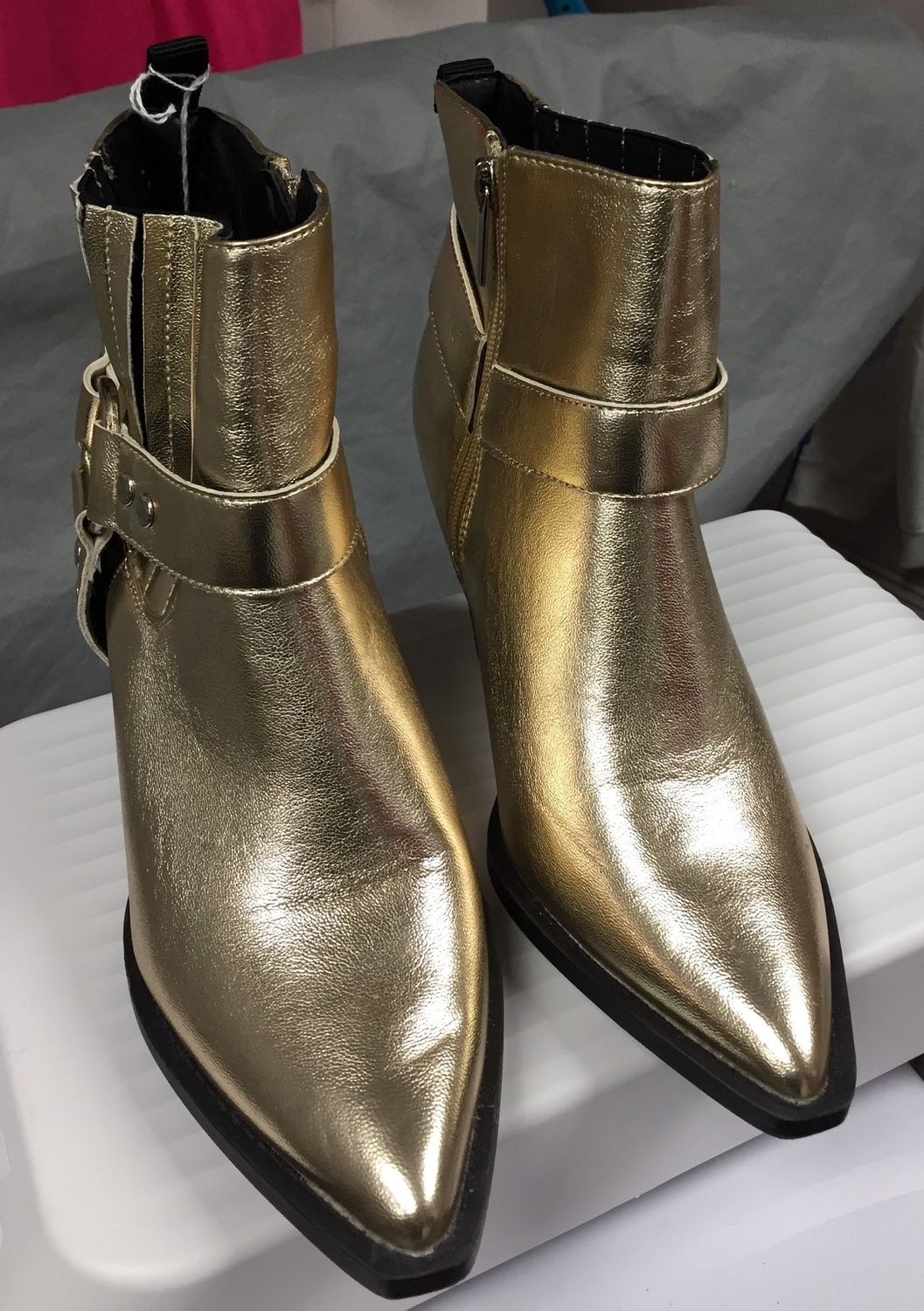 Fashion Nova Shoe ( Pre-Owned)size 9